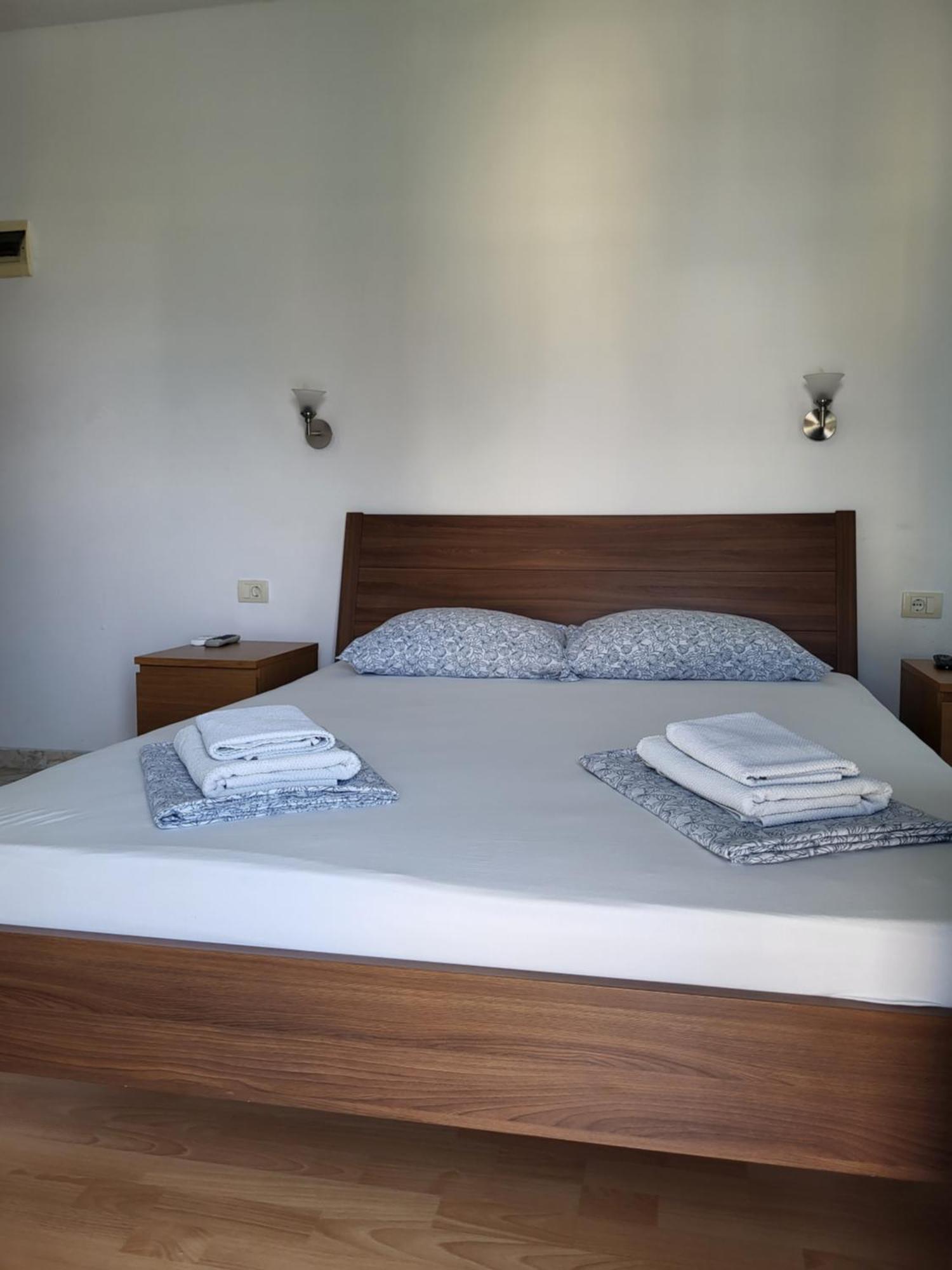 Apartmani Vila Milaris Ulcinj Exterior photo